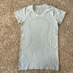 Lululemon Swiftly short sleeve